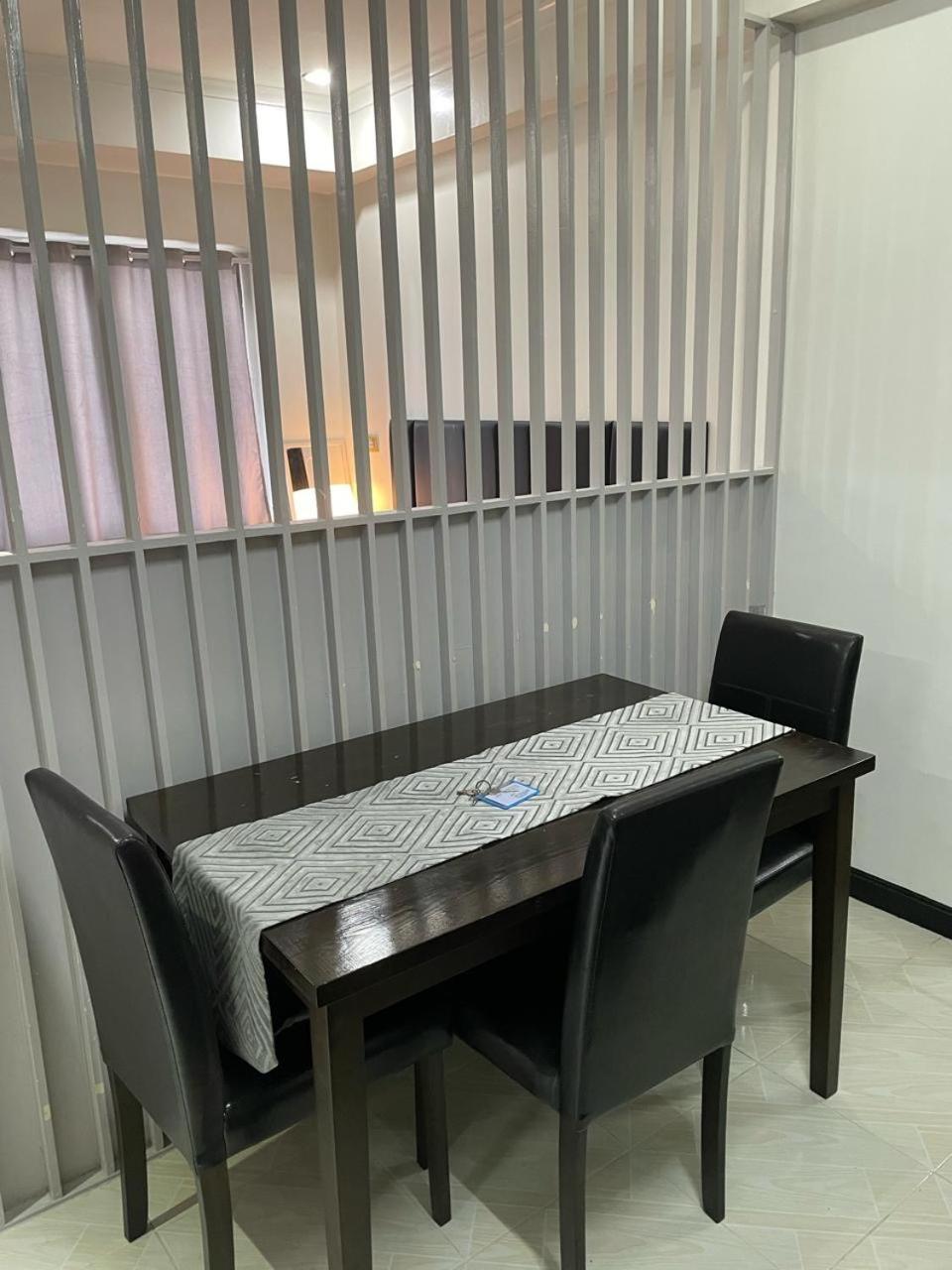Cozy 2-Bedroom At South Of Market Soma Bgc Near Sm Aura, Market! Market! & Bonifacio High Street Taguig Eksteriør billede