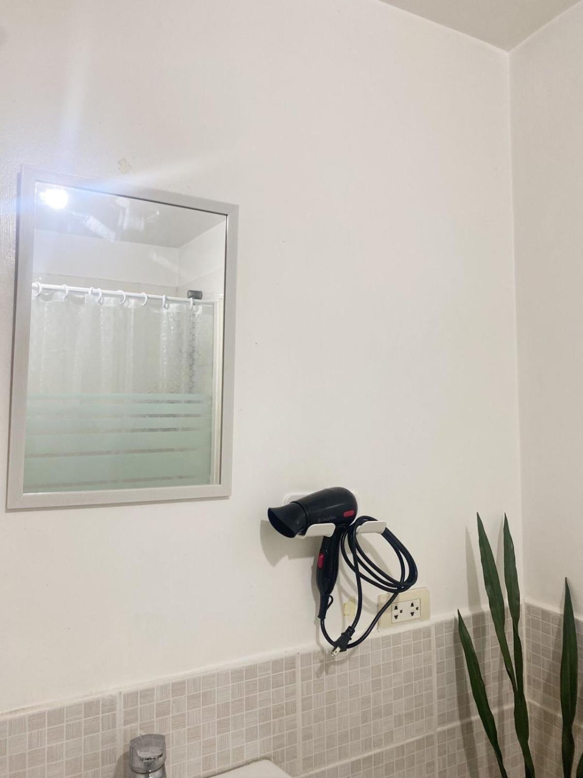 Cozy 2-Bedroom At South Of Market Soma Bgc Near Sm Aura, Market! Market! & Bonifacio High Street Taguig Eksteriør billede